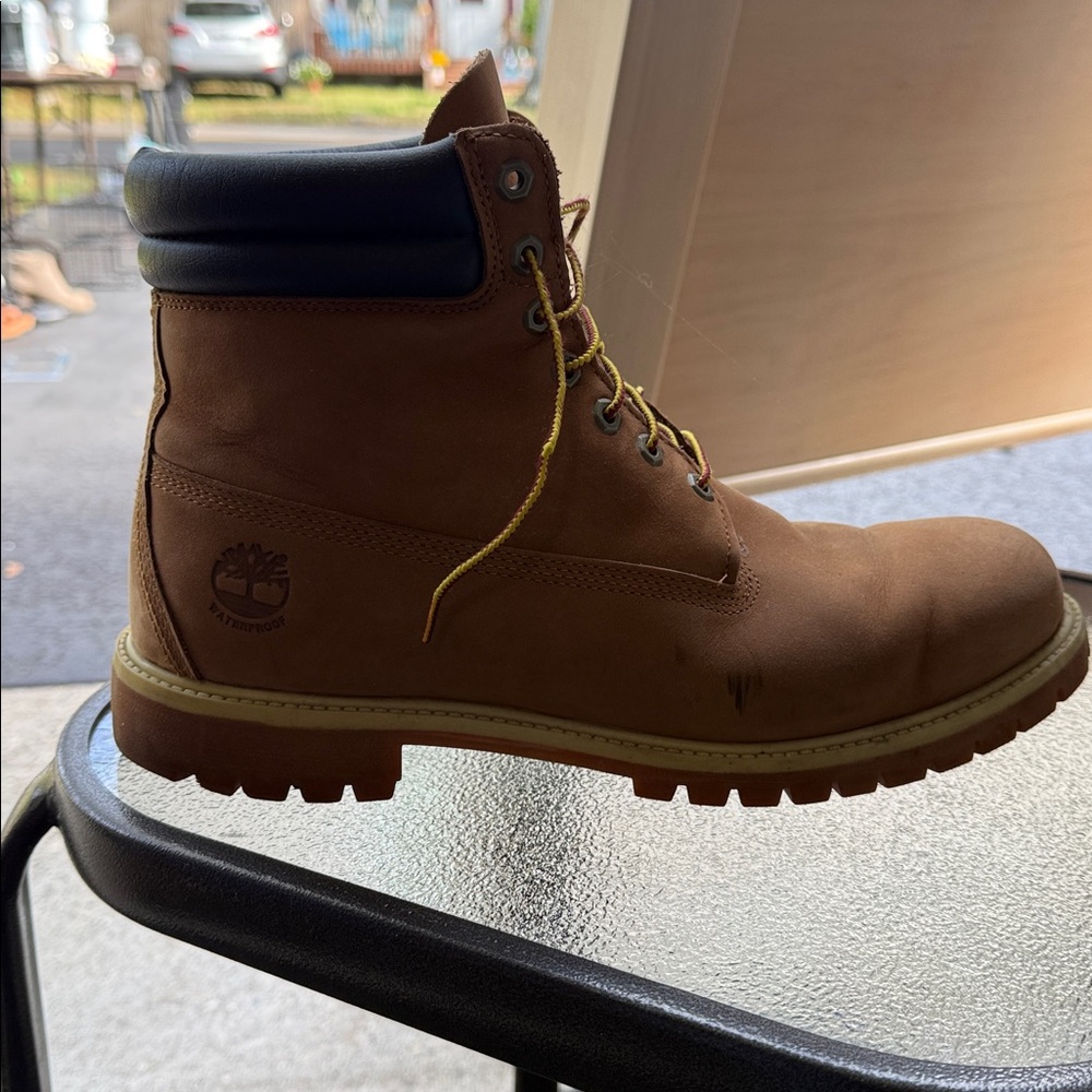 Timberland Tan Leather Boots with Black Collar